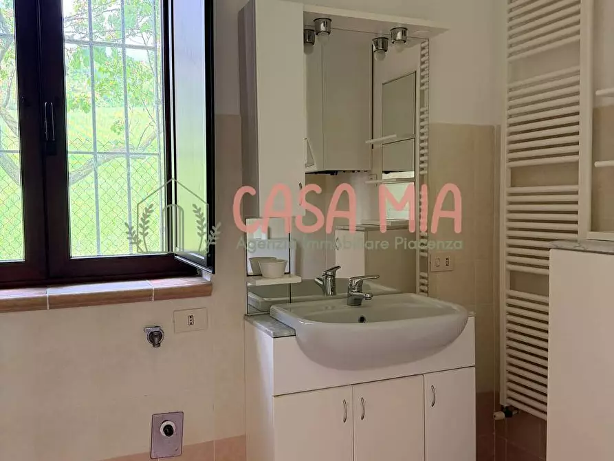 Immagine 24 di Villa in vendita  in Via pertini a Agazzano
