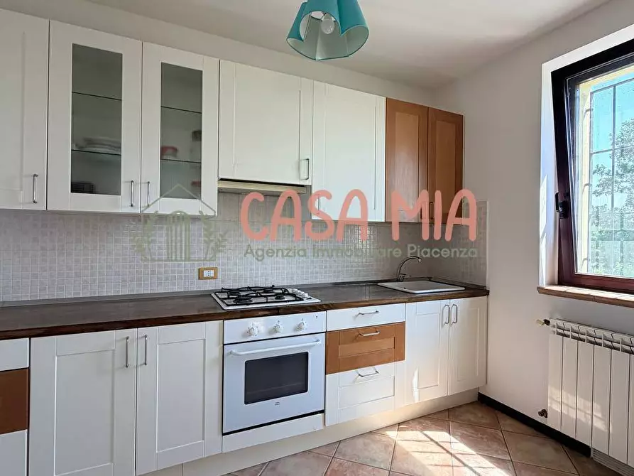 Immagine 30 di Villa in vendita  in Via pertini a Agazzano