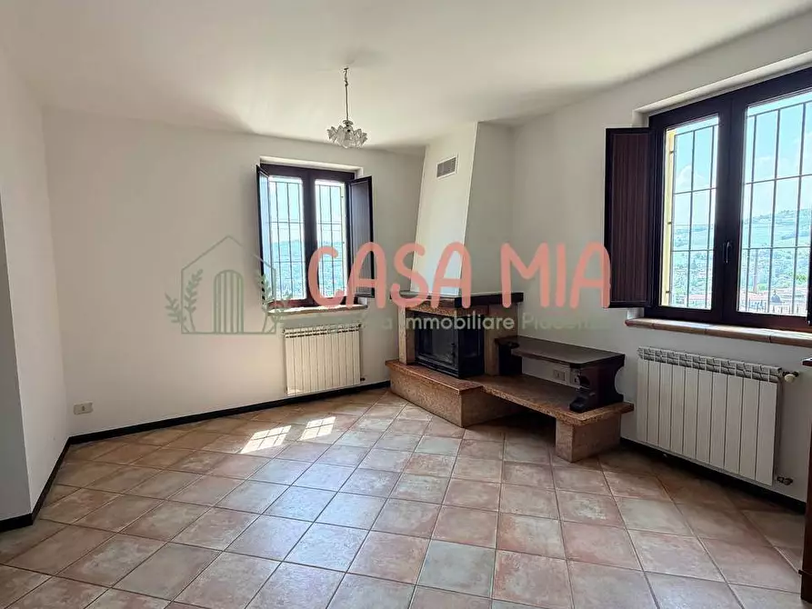Immagine 35 di Villa in vendita  in Via pertini a Agazzano