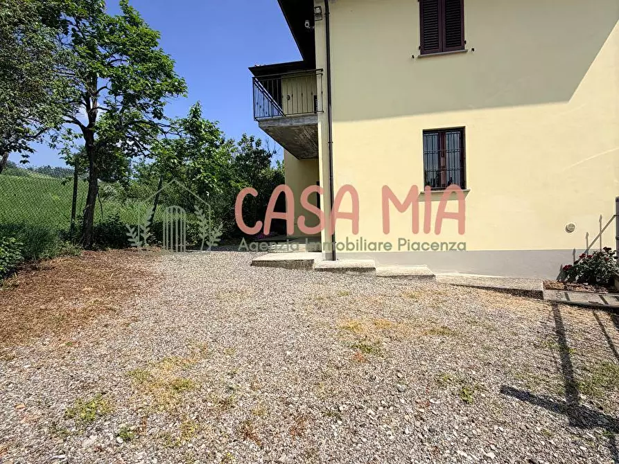 Immagine 39 di Villa in vendita  in Via pertini a Agazzano