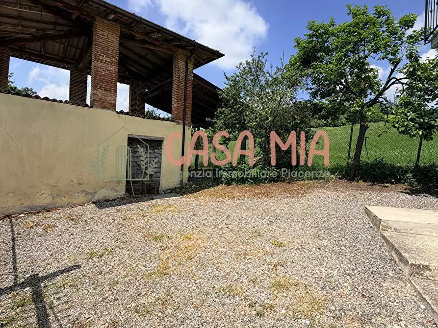 Immagine 41 di Villa in vendita  in Via pertini a Agazzano
