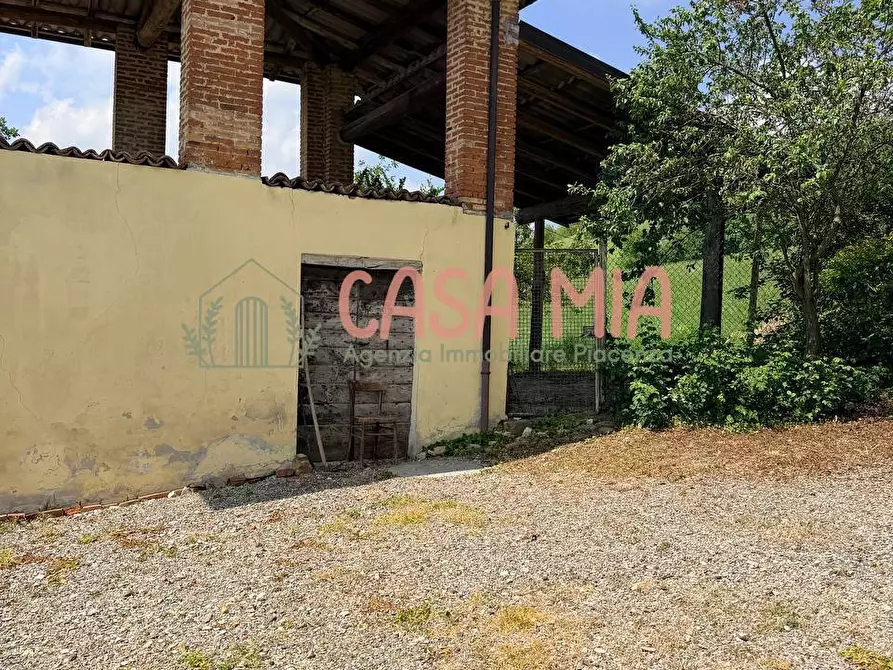 Immagine 42 di Villa in vendita  in Via pertini a Agazzano