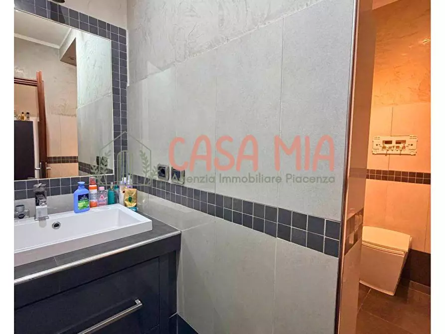 Immagine 20 di Appartamento in vendita  in Via Luigi Mutti 23 a Piacenza