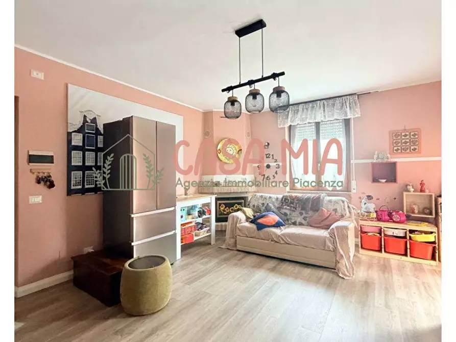 Immagine 1 di Appartamento in vendita  in STRADA STATALE 45 a Rivergaro