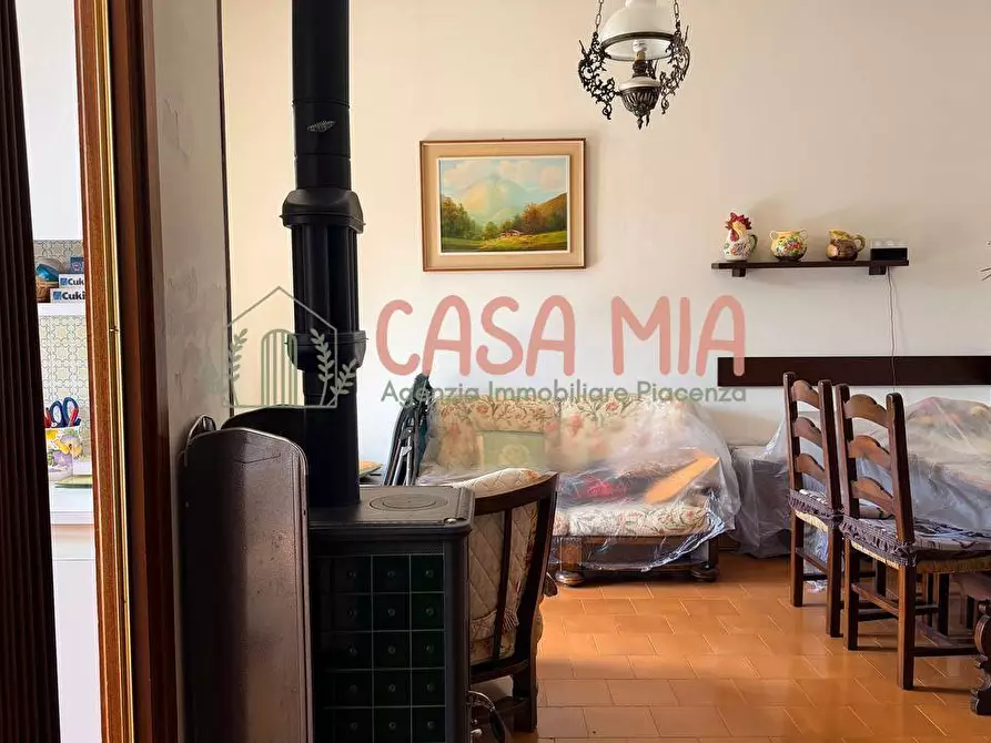 Immagine 2 di Appartamento in vendita  in Via aldo moro a Ferriere
