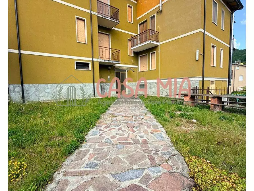 Immagine 3 di Appartamento in vendita  in Via aldo moro a Ferriere