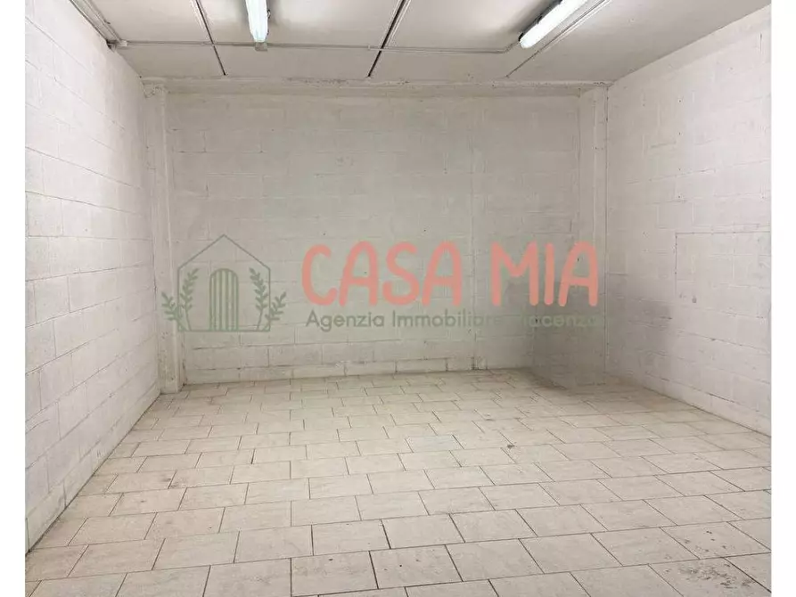 Immagine 4 di Box auto in vendita  in Via garibaldi a Agazzano