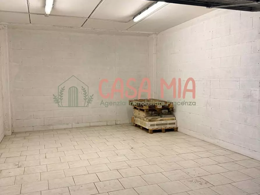 Immagine 9 di Box auto in vendita  in Via garibaldi a Agazzano