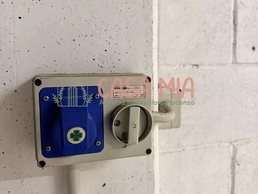 Immagine 11 di Box auto in vendita  in Via garibaldi a Agazzano