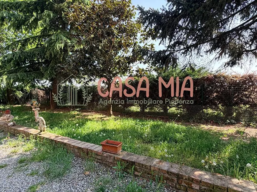 Immagine 4 di Rustico / casale in vendita  in Località poggetto a Agazzano