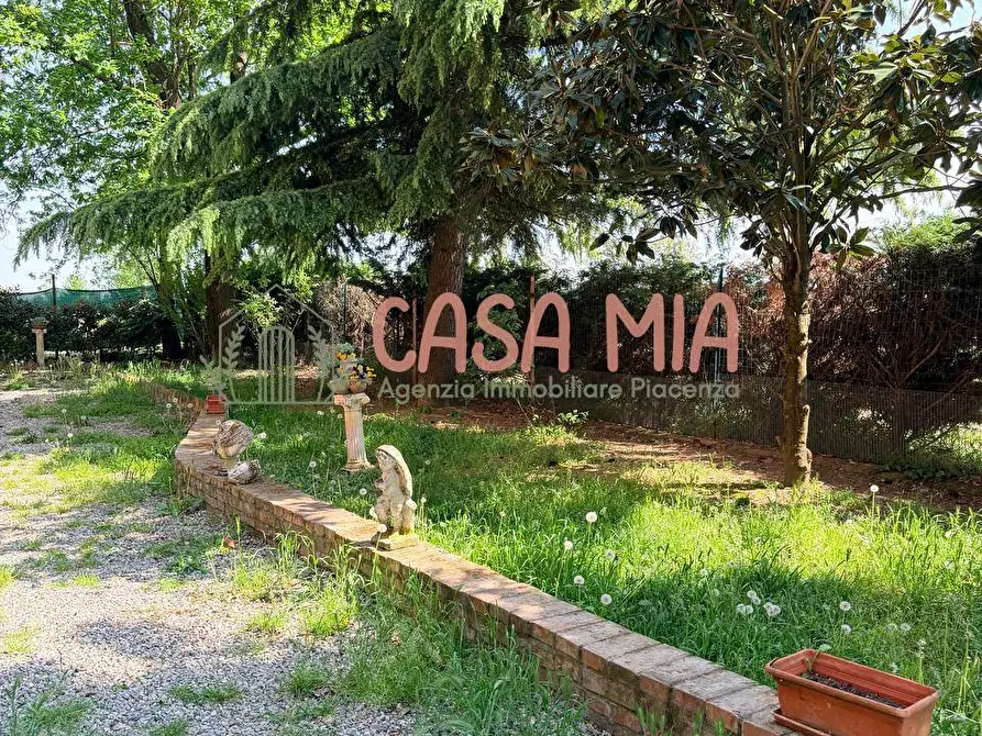 Immagine 5 di Rustico / casale in vendita  in Località poggetto a Agazzano