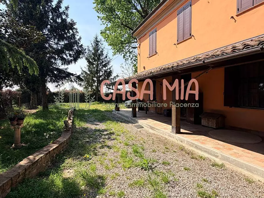 Immagine 6 di Rustico / casale in vendita  in Località poggetto a Agazzano