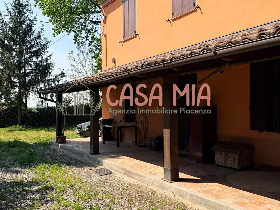 Immagine 1 di Rustico / casale in vendita  in Località poggetto a Agazzano