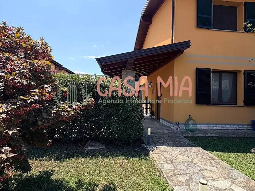Immagine 1 di Casa semindipendente in vendita  in Via Paul Harris a Agazzano