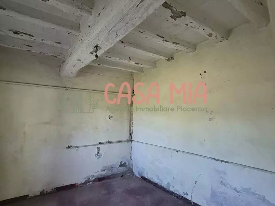 Immagine 22 di Rustico / casale in vendita  in via castello a Agazzano