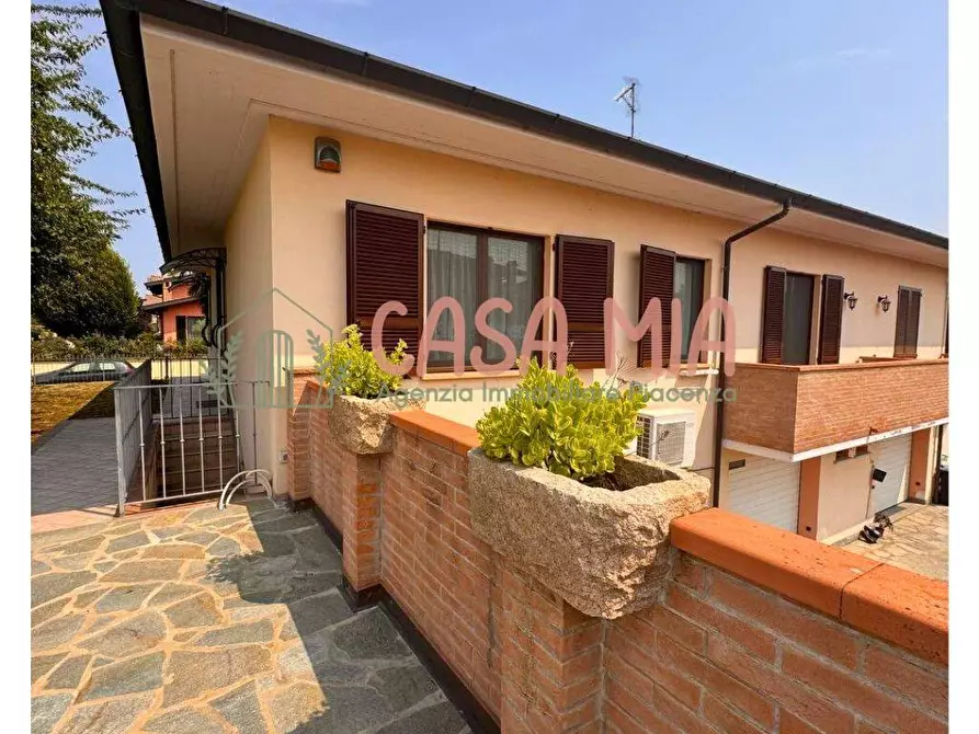 Immagine 1 di Casa semindipendente in vendita  in Via molino nuovo a Agazzano