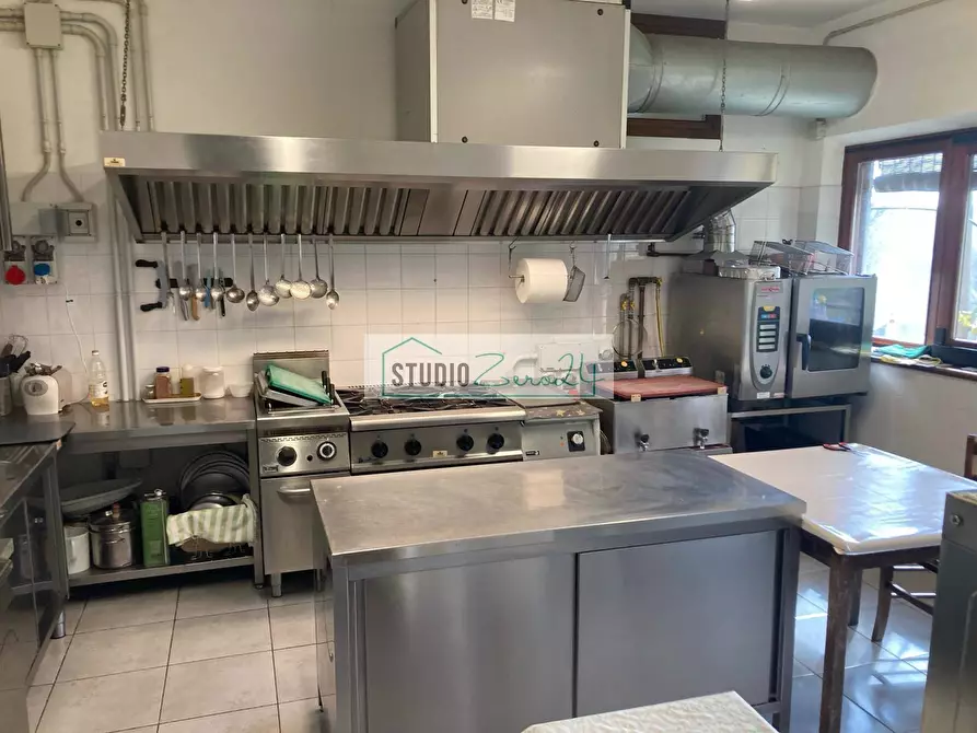 Immagine 18 di Locale commerciale in vendita  in Via Trescolli 1546 a Camaiore