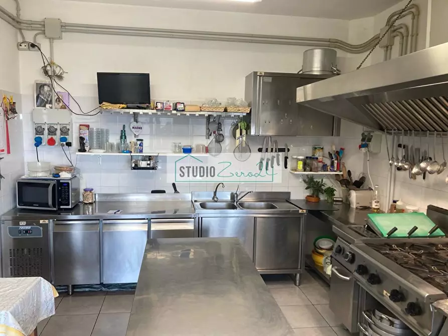 Immagine 20 di Locale commerciale in vendita  in Via Trescolli 1546 a Camaiore