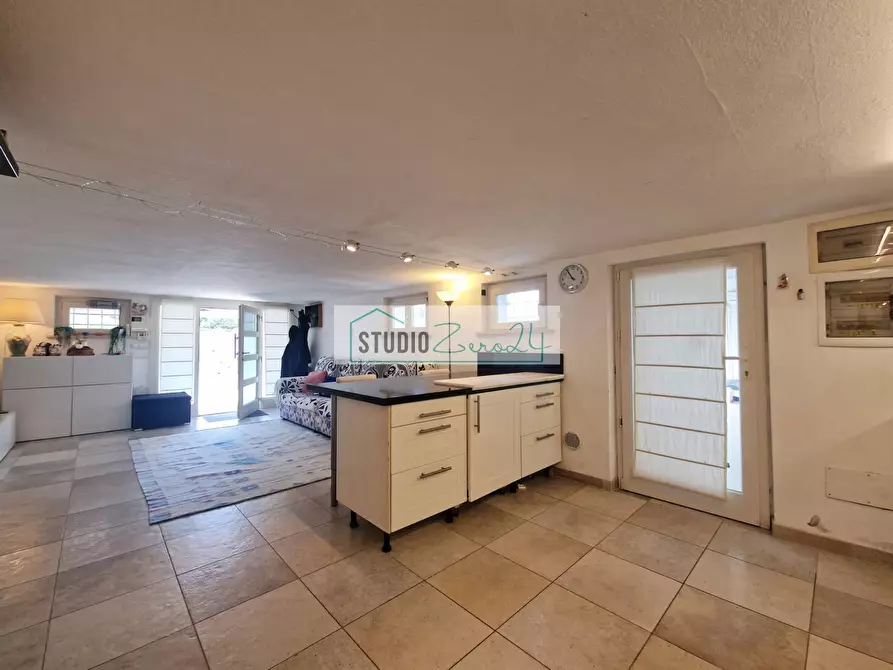 Immagine 18 di Casa semindipendente in vendita  in via maddalena a Camaiore