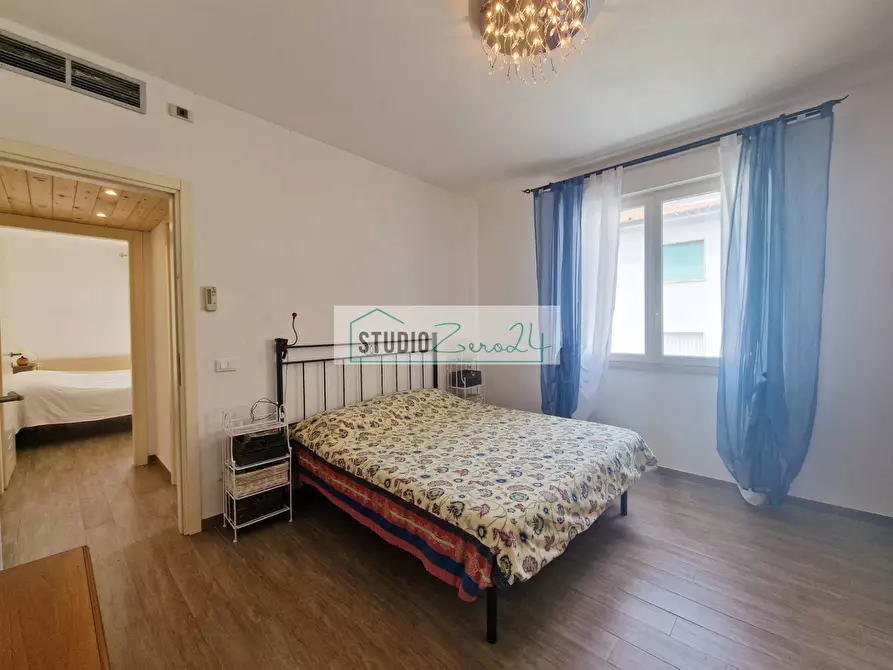 Immagine 28 di Casa semindipendente in vendita  in via maddalena a Camaiore