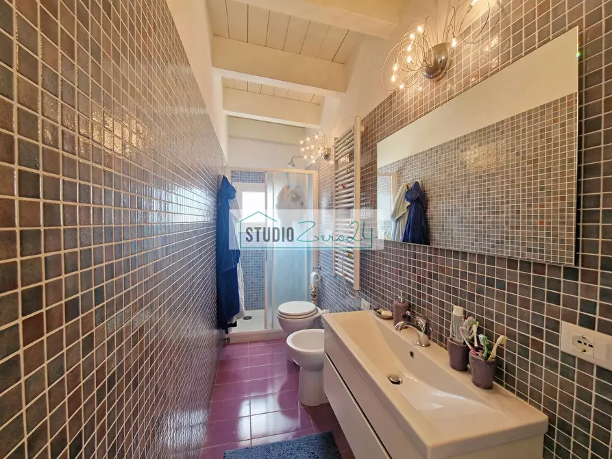 Immagine 40 di Casa semindipendente in vendita  in via maddalena a Camaiore