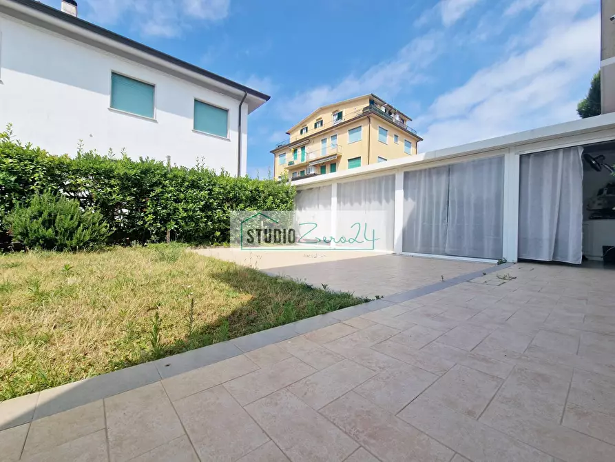 Immagine 51 di Casa semindipendente in vendita  in via maddalena a Camaiore