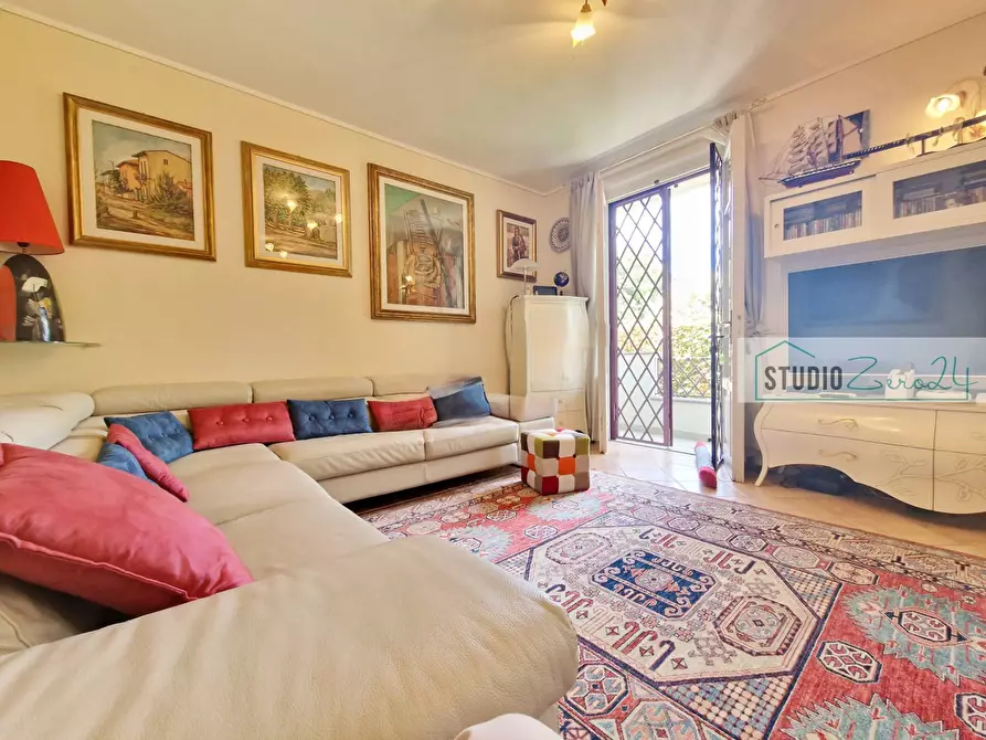 Immagine 19 di Villa in vendita  in via nuova a Camaiore