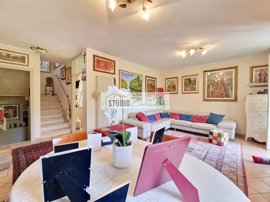 Immagine 25 di Villa in vendita  in via nuova a Camaiore