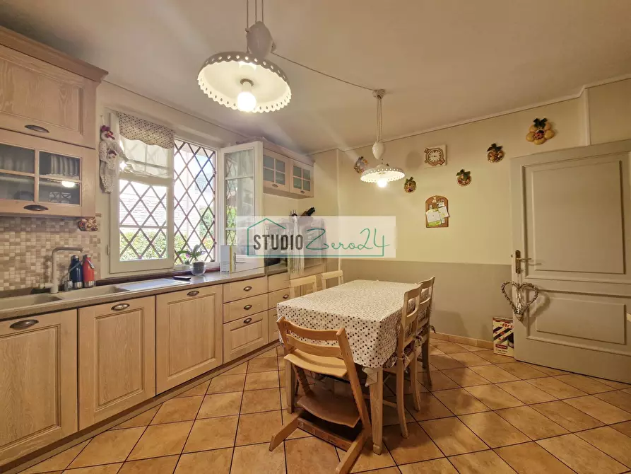 Immagine 26 di Villa in vendita  in via nuova a Camaiore