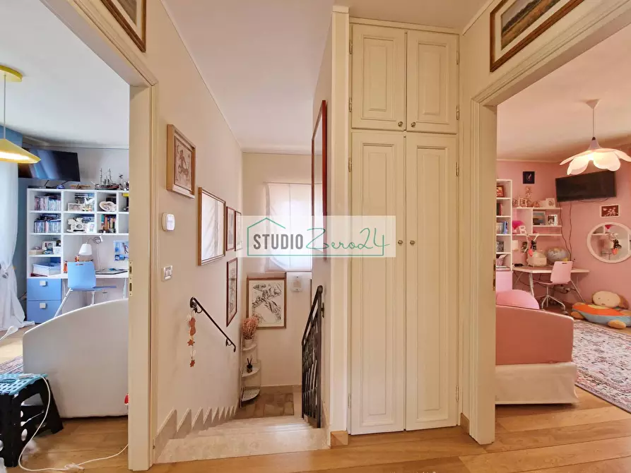 Immagine 32 di Villa in vendita  in via nuova a Camaiore