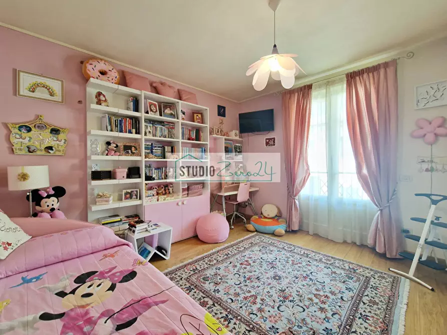 Immagine 41 di Villa in vendita  in via nuova a Camaiore