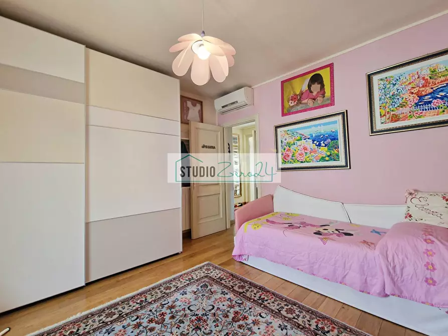 Immagine 44 di Villa in vendita  in via nuova a Camaiore