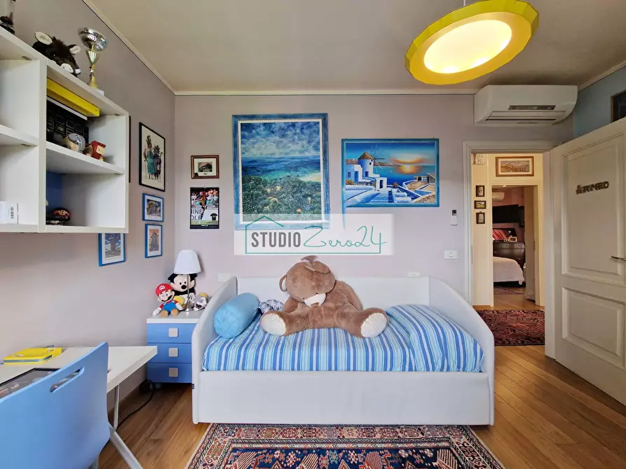 Immagine 47 di Villa in vendita  in via nuova a Camaiore