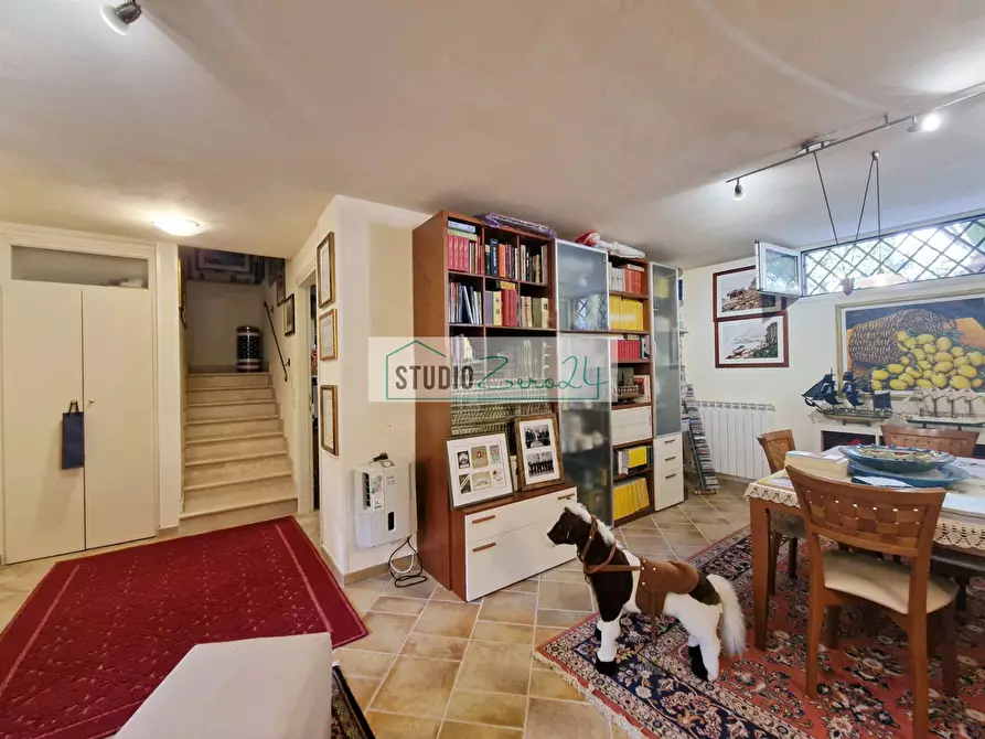 Immagine 48 di Villa in vendita  in via nuova a Camaiore