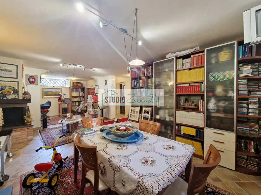 Immagine 54 di Villa in vendita  in via nuova a Camaiore