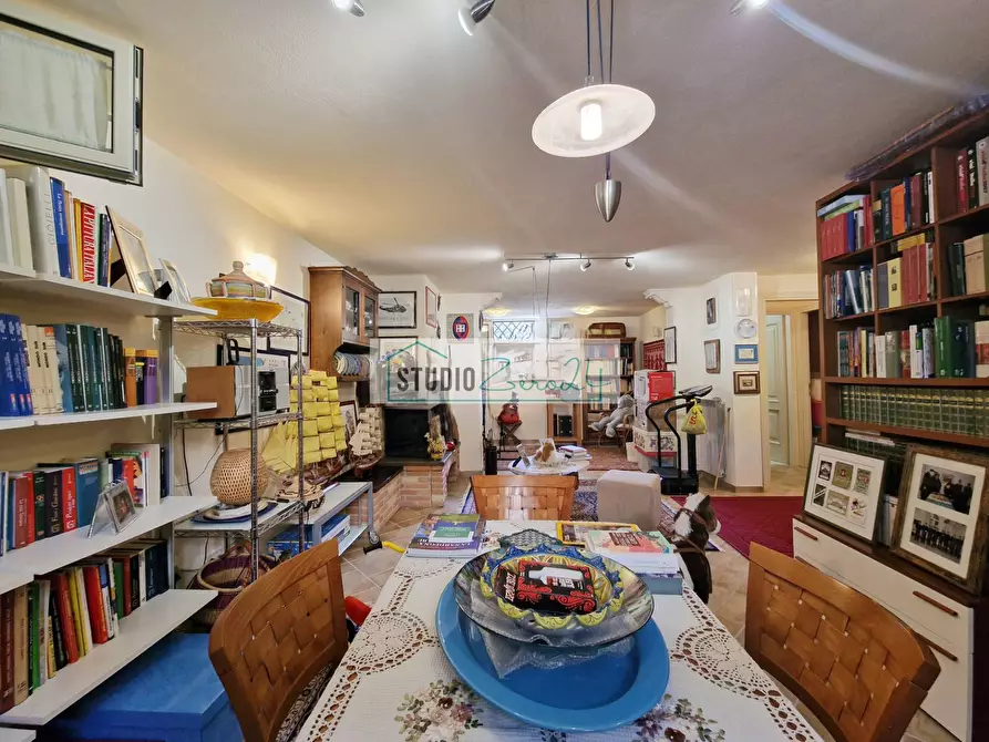 Immagine 55 di Villa in vendita  in via nuova a Camaiore