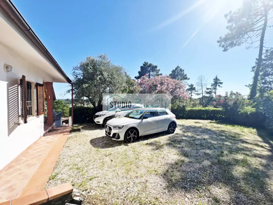 Immagine 5 di Villa in vendita  in Via del Pezzigno 15 a Camaiore