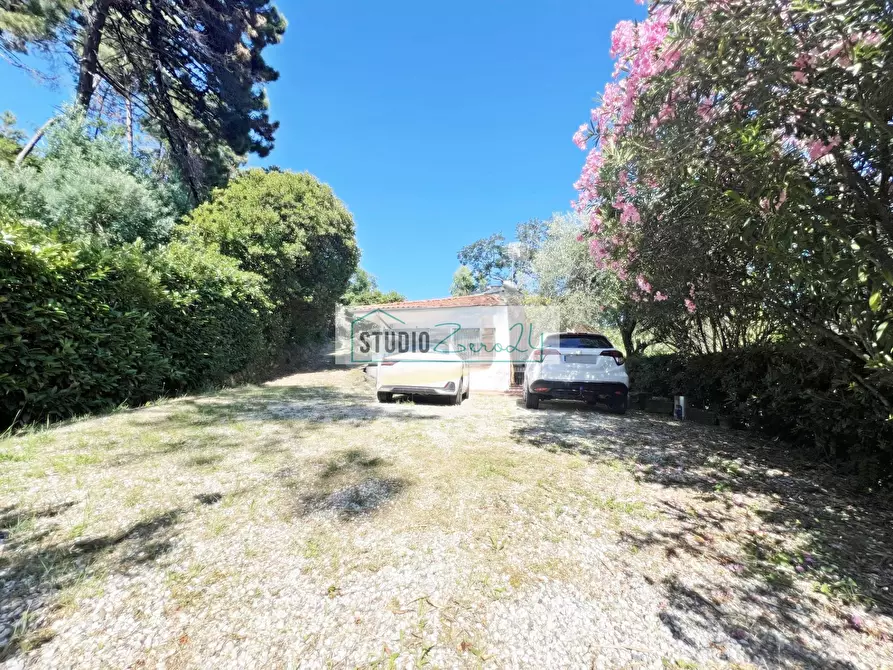 Immagine 7 di Villa in vendita  in Via del Pezzigno 15 a Camaiore