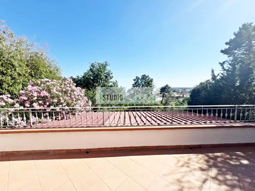 Immagine 35 di Villa in vendita  in Via del Pezzigno 15 a Camaiore