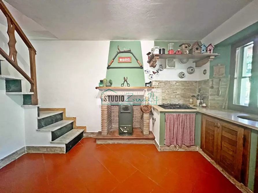 Immagine 10 di Casa indipendente in vendita  in via Mandria 176 a Camaiore