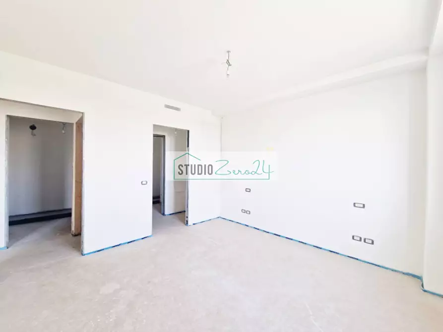 Immagine 7 di Appartamento in vendita  in Viale Cristoforo Colombo 2 a Camaiore