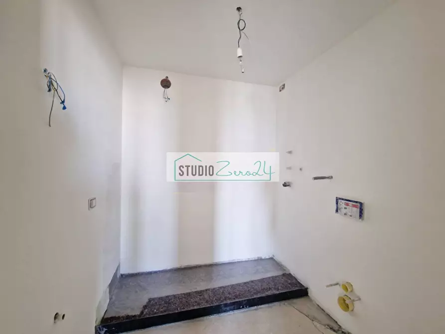 Immagine 10 di Appartamento in vendita  in Viale Cristoforo Colombo 2 a Camaiore