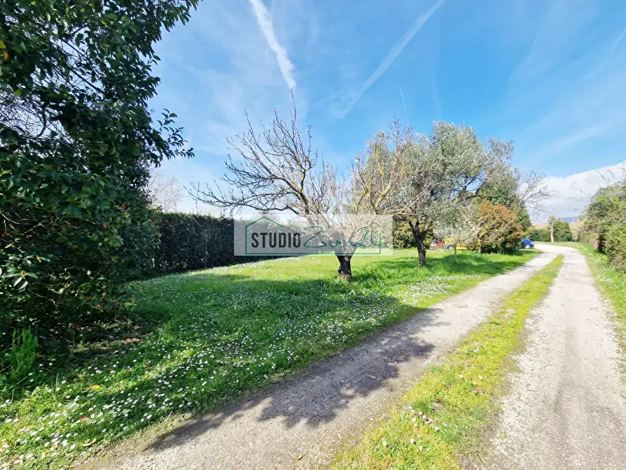 Immagine 23 di Villa in vendita  in via fratelli rosselli a Camaiore