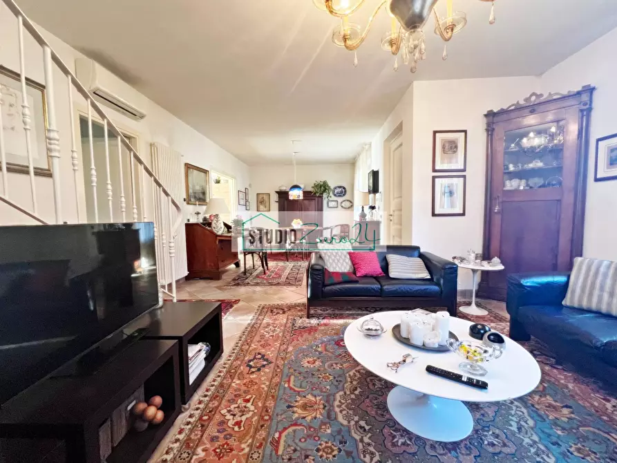 Immagine 5 di Casa semindipendente in vendita  in Via Savoia 151 a Camaiore