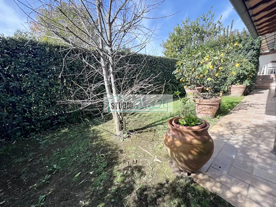 Immagine 28 di Casa semindipendente in vendita  in Via Savoia 151 a Camaiore