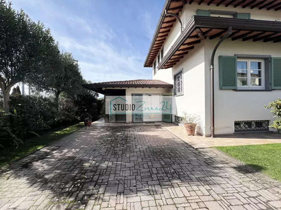 Immagine 32 di Casa semindipendente in vendita  in Via Savoia 151 a Camaiore