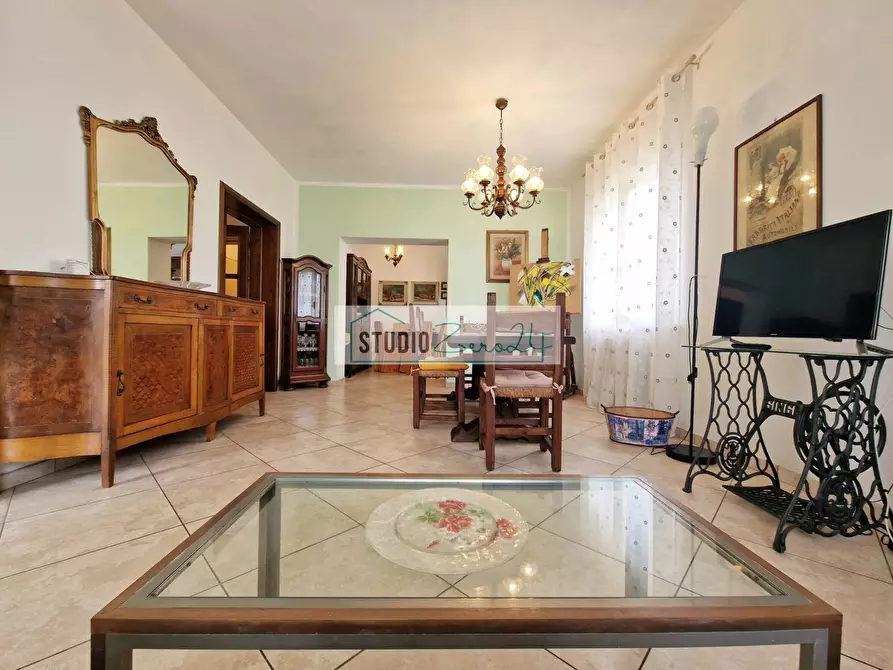 Immagine 15 di Villa in vendita  in Via Masaccio 25 a Camaiore