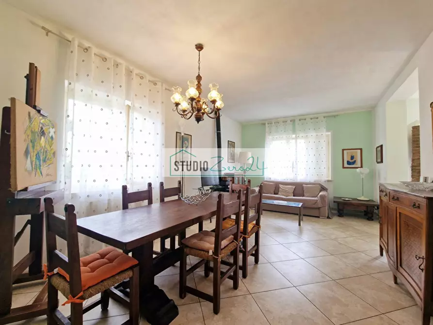 Immagine 16 di Villa in vendita  in Via Masaccio 25 a Camaiore