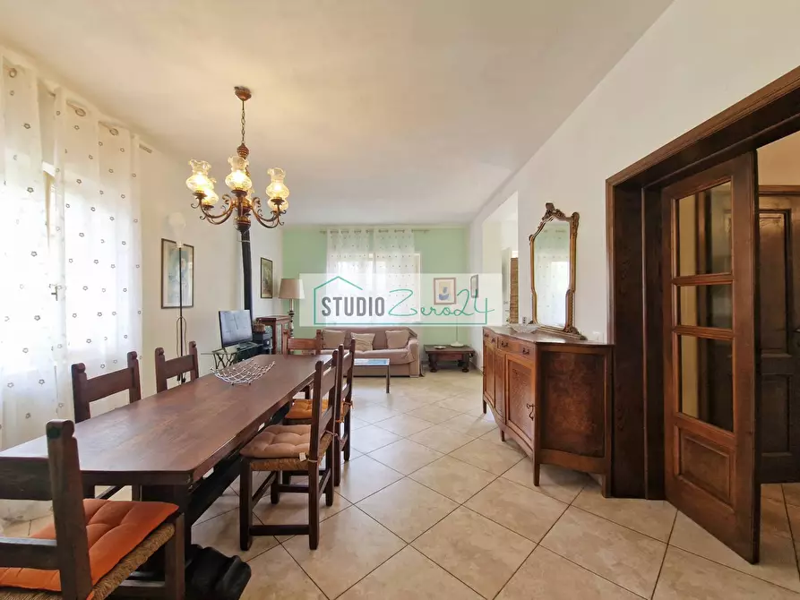 Immagine 17 di Villa in vendita  in Via Masaccio 25 a Camaiore