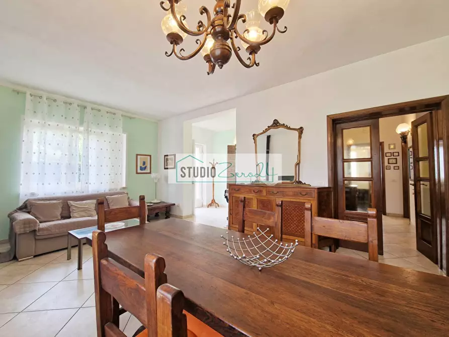 Immagine 18 di Villa in vendita  in Via Masaccio 25 a Camaiore